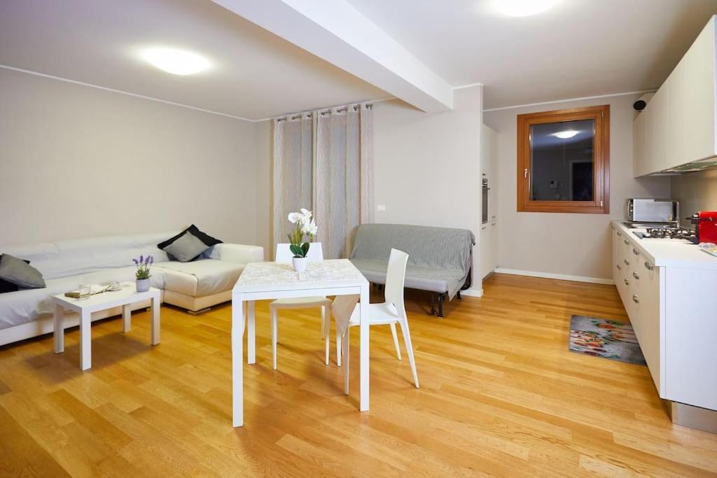 Center Aviano Comfort Suite Free Parking Wifi Экстерьер фото